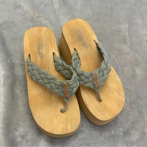 Vintage Y2K sketchers platform thong sandals